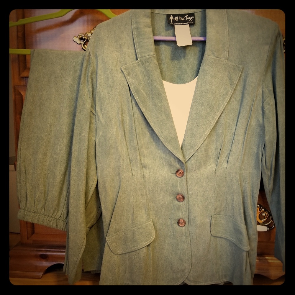 Pant suit